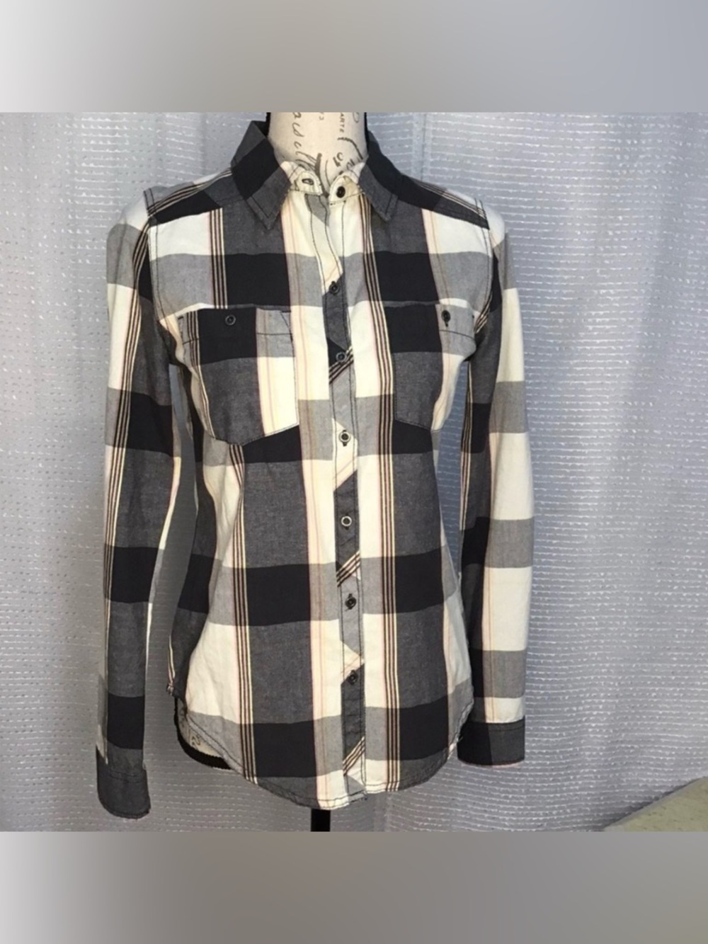 ROXY Plaid Button Front Blouse New with tag Retail $49